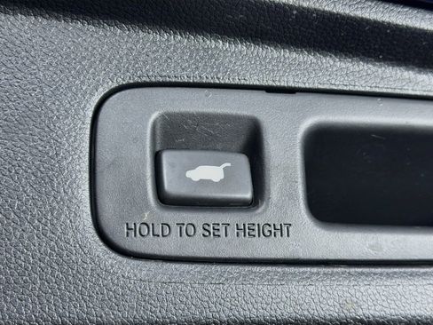 Used 2025 Nissan Sentra SV FWD image 30