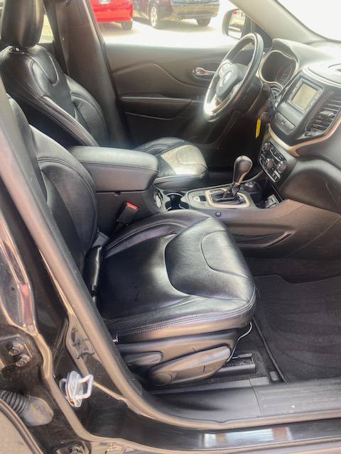 Used 2015 Jeep Cherokee Latitude AWD/4WD image 6