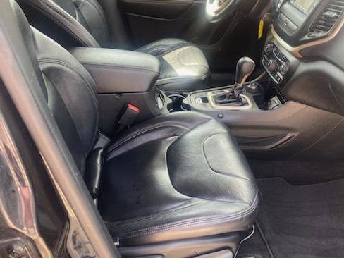 Used 2015 Jeep Cherokee Latitude image 6