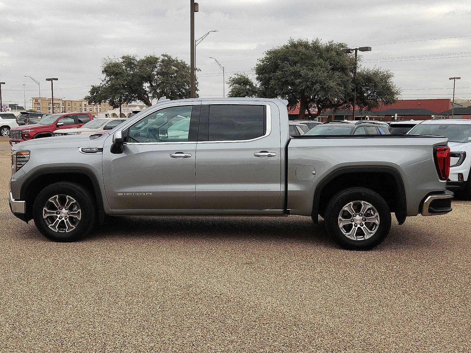 Used 2026 GMC Sierra 1500 SLT RWD image 2