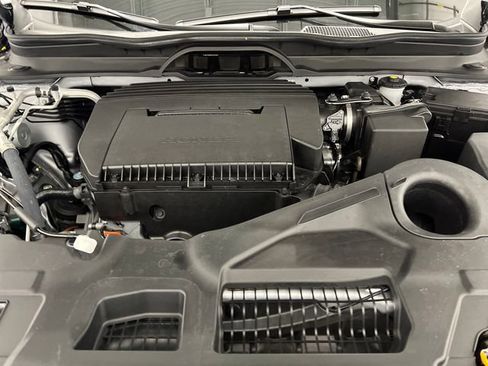 Certified 2025 Honda Pilot Touring image 17