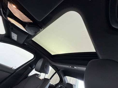 Used 2020 BMW 330i Sedan w/ Convenience Package image 15