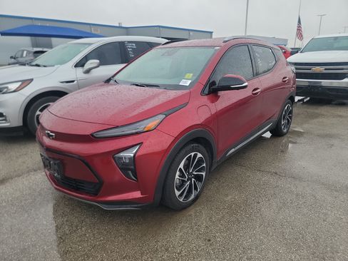Used 2022 Chevrolet Bolt EUV Premier FWD image 1