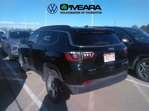 Used 2024 Jeep Compass Latitude image 2