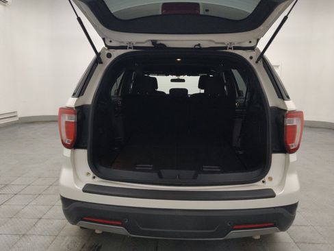 Used 2019 Ford Explorer XLT FWD image 29