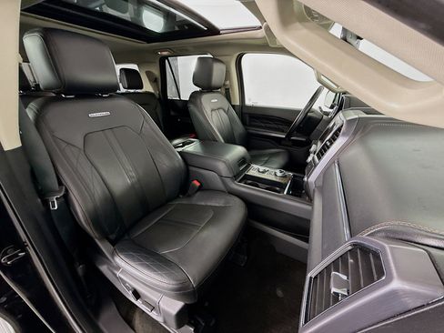 Used 2018 Ford Expedition Max Platinum AWD/4WD image 29