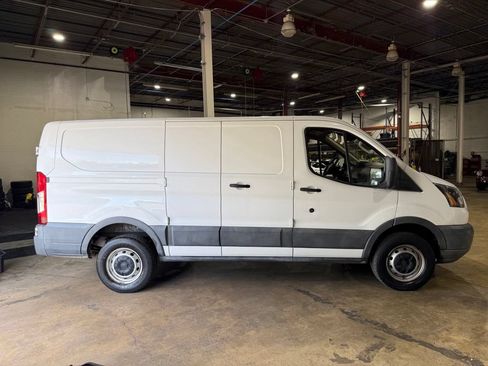 Used 2016 Ford Transit 250 130 Low Roof RWD image 5