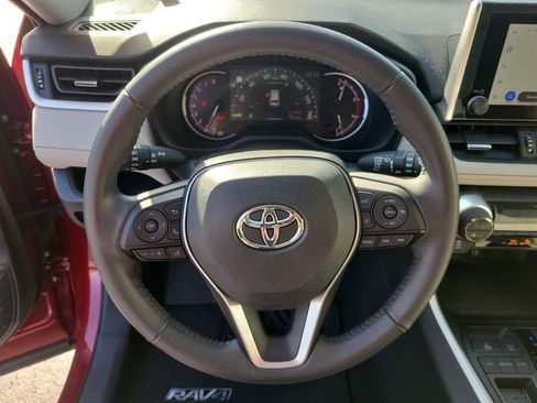 Used 2023 Toyota RAV4 XLE Premium image 28