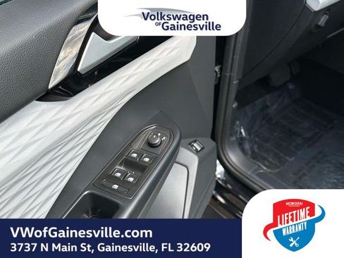 Certified 2023 Volkswagen Taos S FWD image 16