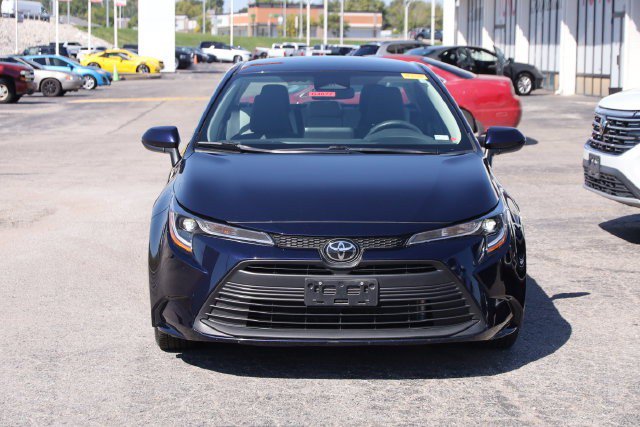 Used 2025 Toyota Corolla LE w/ Convenience Package FWD image 4