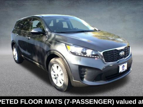 Used 2020 Kia Sorento LX FWD image 2