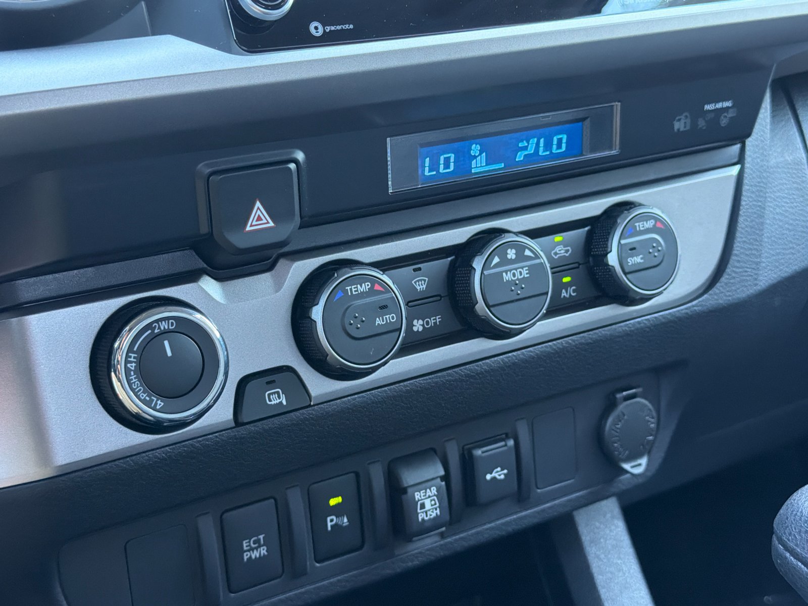 Used 2022 Toyota Tacoma SR5 AWD/4WD image 19