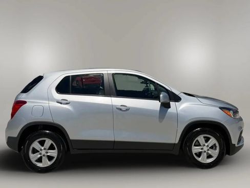 Used 2020 Chevrolet Trax LS FWD image 7