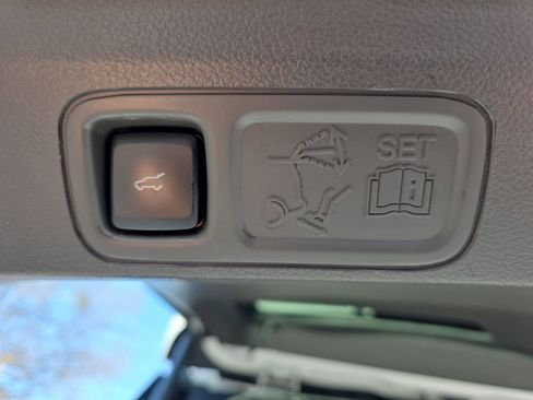 Used 2021 Ford Expedition Limited image 13