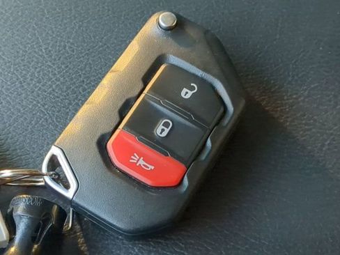 Used 2023 Jeep Wrangler Unlimited Rubicon 4xe image 27