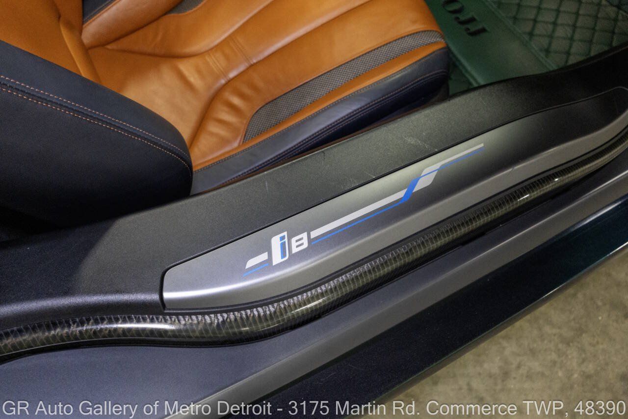 Used 2019 BMW i8 Roadster AWD/4WD image 39