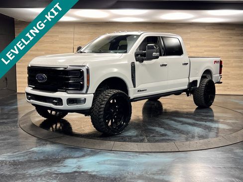 Used 2023 Ford F350 Platinum image 5