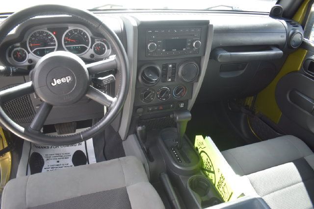Used 2010 Jeep Wrangler Unlimited Rubicon AWD/4WD image 14