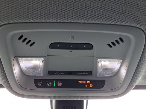 Used 2020 Chevrolet Traverse LT FWD image 27