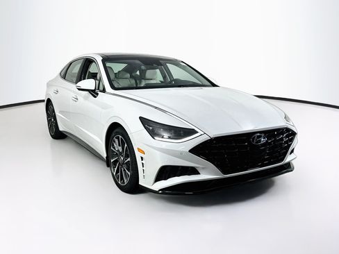 Used 2023 Hyundai Sonata Limited FWD image 3