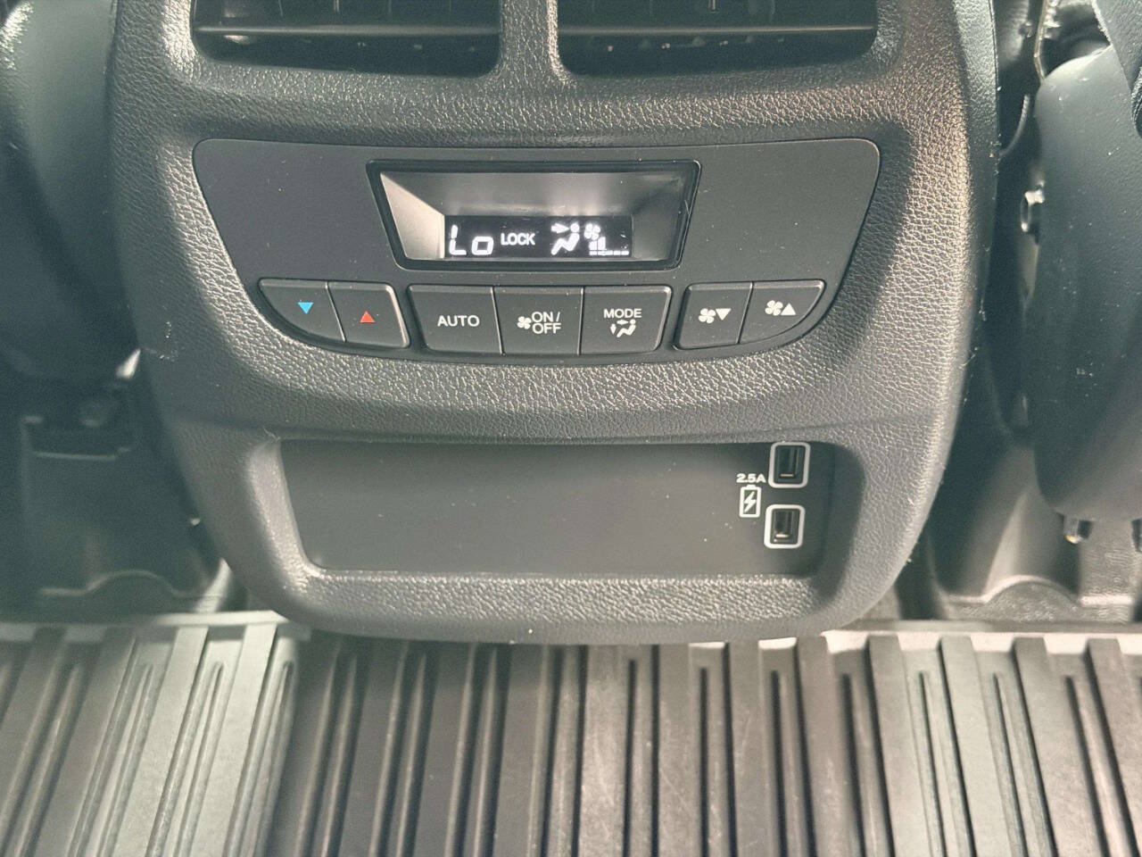 Used 2022 Honda Pilot TrailSport image 32