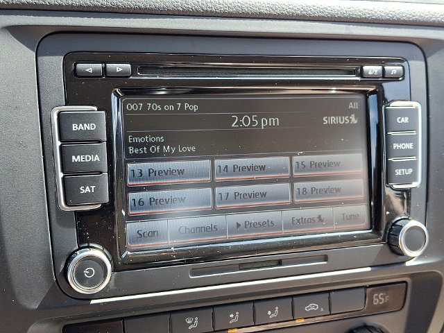 Used 2013 Volkswagen Jetta Hybrid Sedan FWD image 16