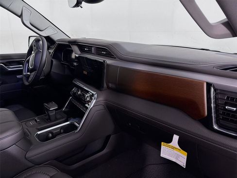 New 2026 GMC Sierra 1500 Denali w/ Denali Reserve Package AWD/4WD image 31