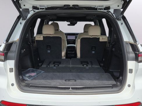 New 2025 Jeep Grand Cherokee L Limited w/ Luxury Tech Group II image 66