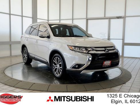 Used 2017 Mitsubishi Outlander GT AWD/4WD image 1