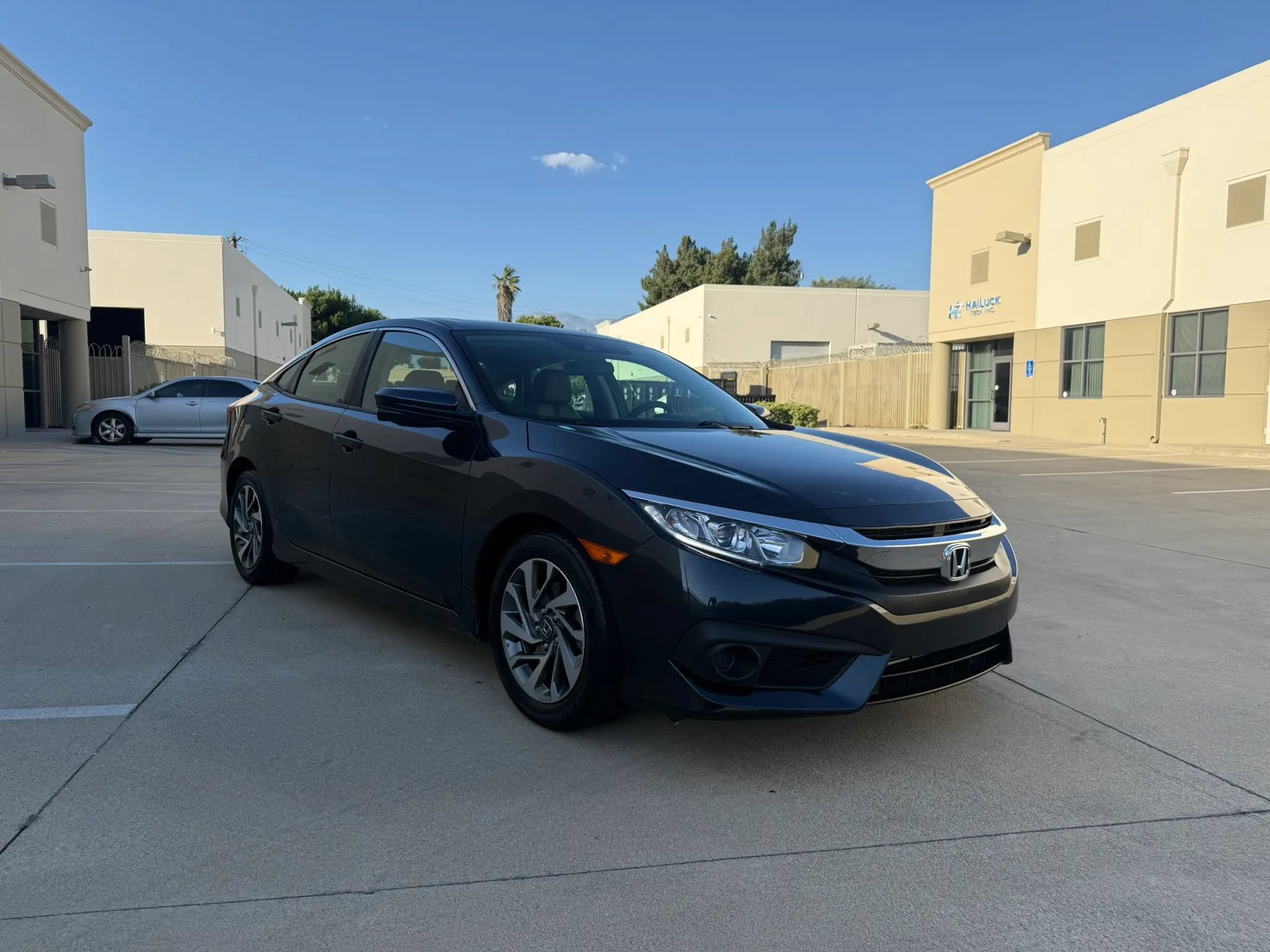 Used 2017 Honda Civic EX image 7