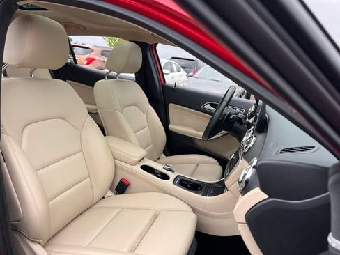 Used 2019 Mercedes-Benz GLA 250 4MATIC image 32