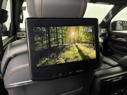 Used 2024 Jeep Grand Wagoneer L Series III w/ Rear Seat Video Group 1 AWD/4WD image 23