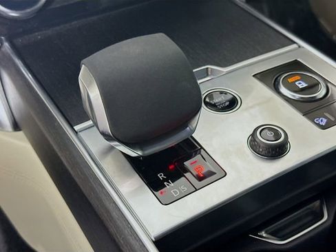 Certified 2023 Land Rover Range Rover SE image 19