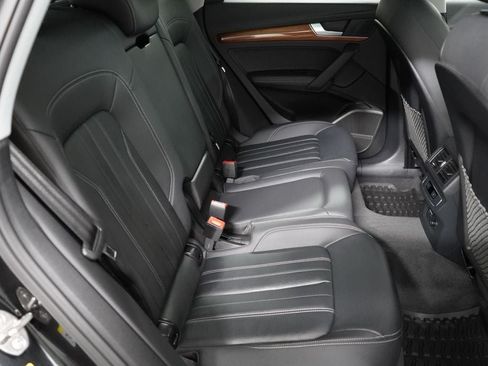 Used 2023 Audi Q5 2.0T Premium Plus w/ Premium Plus Package AWD/4WD image 28