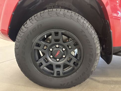 Used 2017 Toyota 4Runner SR5 AWD/4WD image 53