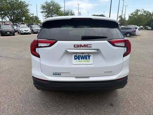 Used 2023 GMC Terrain SLE w/ Driver Convenience Package AWD/4WD image 4