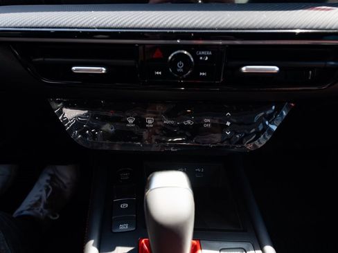 New 2025 Nissan Kicks SR image 16