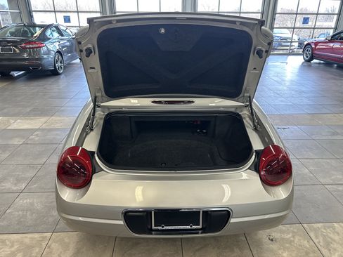 Used 2004 Ford Thunderbird Deluxe image 28