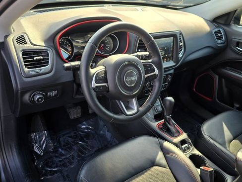 Used 2018 Jeep Compass Trailhawk w/ Navigation Group AWD/4WD image 16