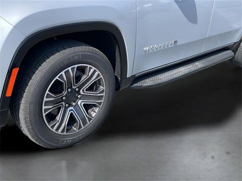 Used 2024 Jeep Wagoneer Series II image 36