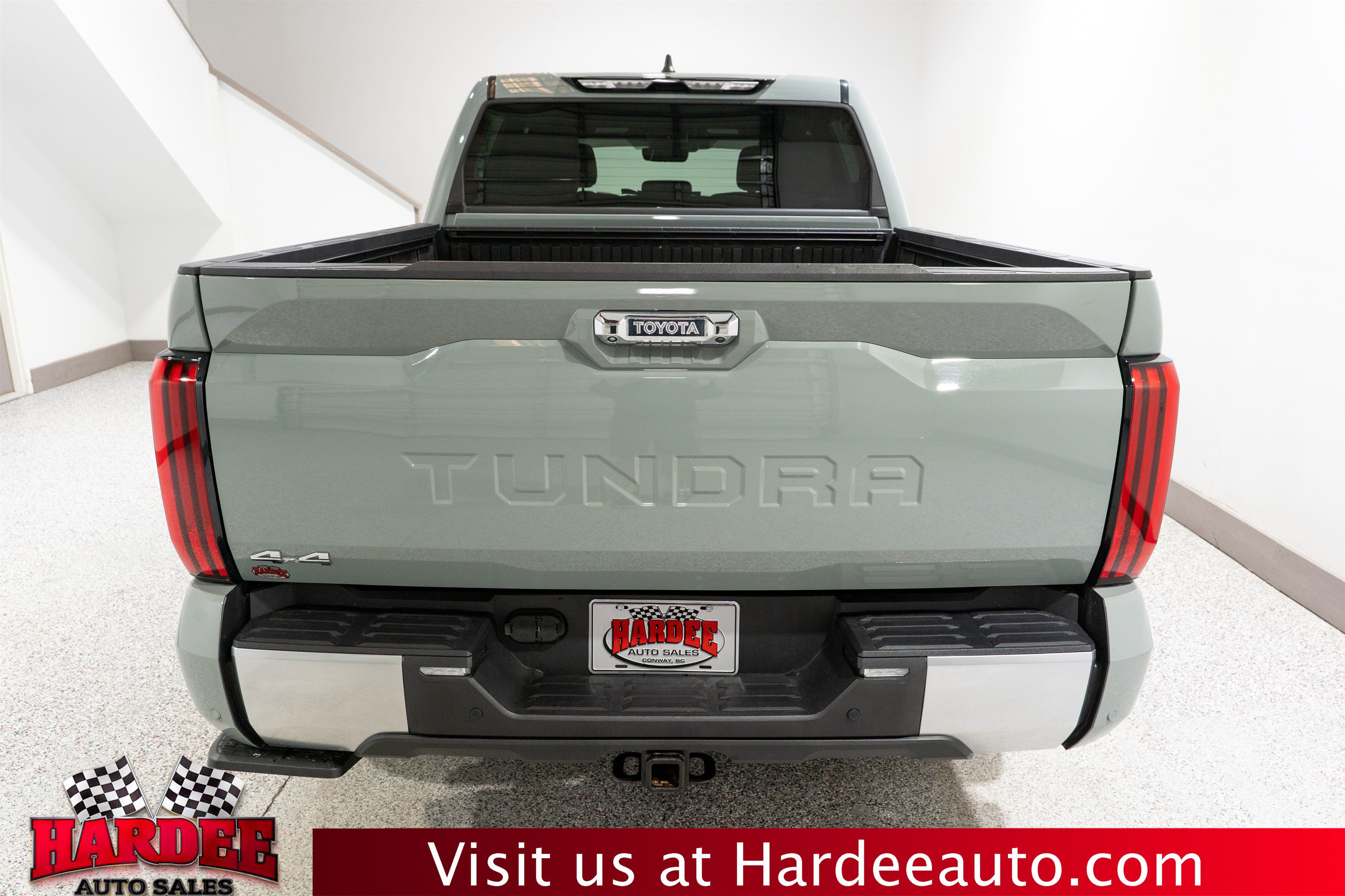 Used 2025 Toyota Tundra Limited AWD/4WD image 4