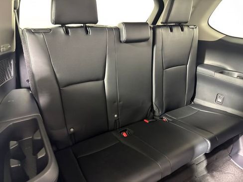 Used 2024 Toyota Grand Highlander AWD image 18