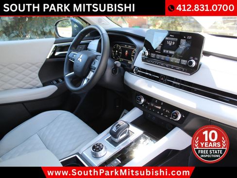 Used 2025 Mitsubishi Outlander SEL AWD/4WD image 10