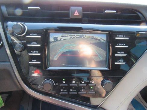 Used 2020 Toyota Camry LE image 19