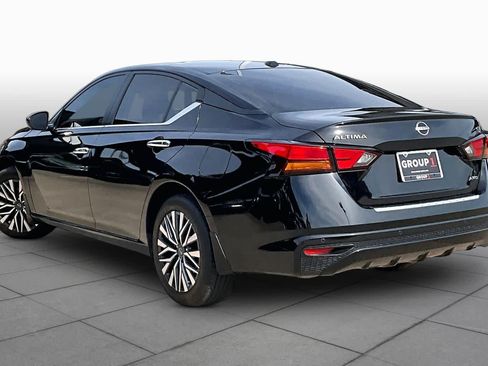 Used 2023 Nissan Altima 2.5 SV AWD/4WD image 11