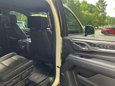 Used 2021 GMC Yukon XL Denali AWD/4WD image 12