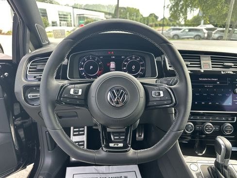 Used 2018 Volkswagen Golf R 4-Door AWD/4WD image 26