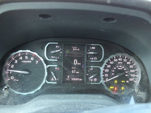 Used 2018 Toyota Tundra Limited w/ Limited Premium Package image 9