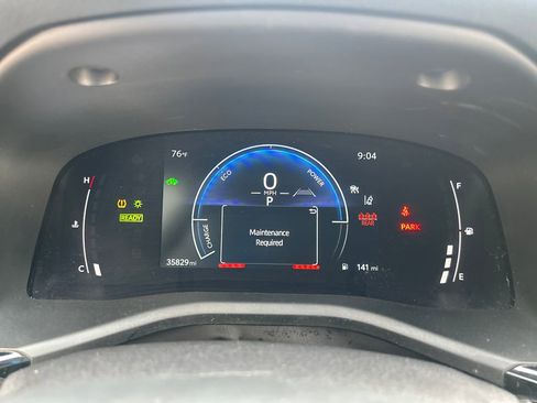 Used 2025 Toyota Camry SE w/ Convenience Package image 15