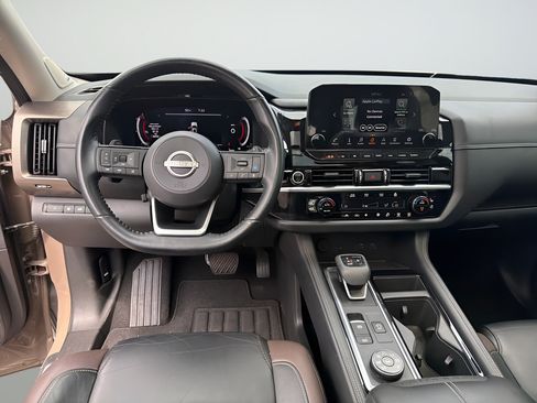 Certified 2023 Nissan Pathfinder Platinum w/ Cargo Package AWD/4WD image 30